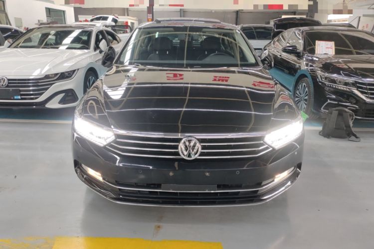 Used Volkswagen Magotan 2019 330TSI DSG Leading Model China VI Standard
