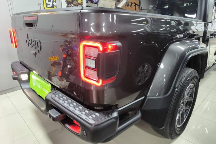 Used Jeep Gladiator 2022 3.6L Pioneer Edition
