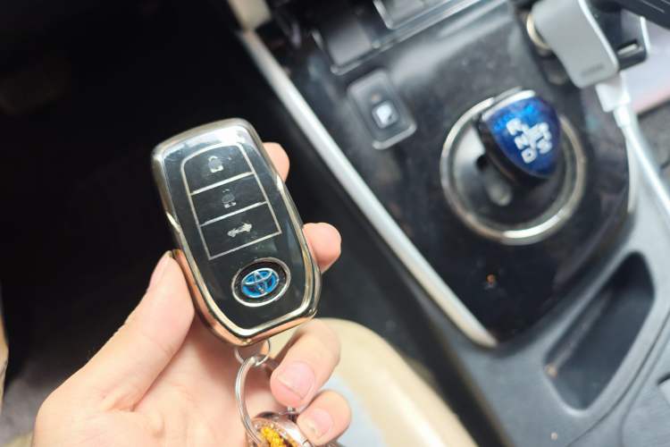 Used Toyota Levin 2017 Revised Dual-Engine 1.8H GS E-CVT Elite Sunroof Version China V Standard
