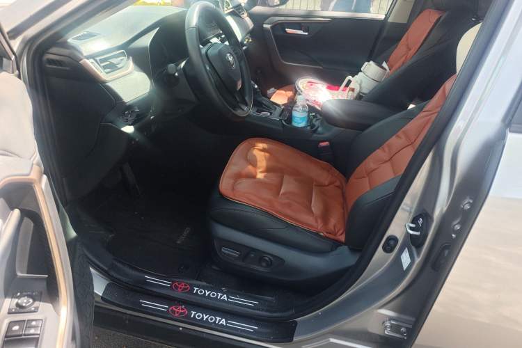 Used Toyota Wildlander 2024 2.0L CVT Two-Wheel Drive Urban Edition
