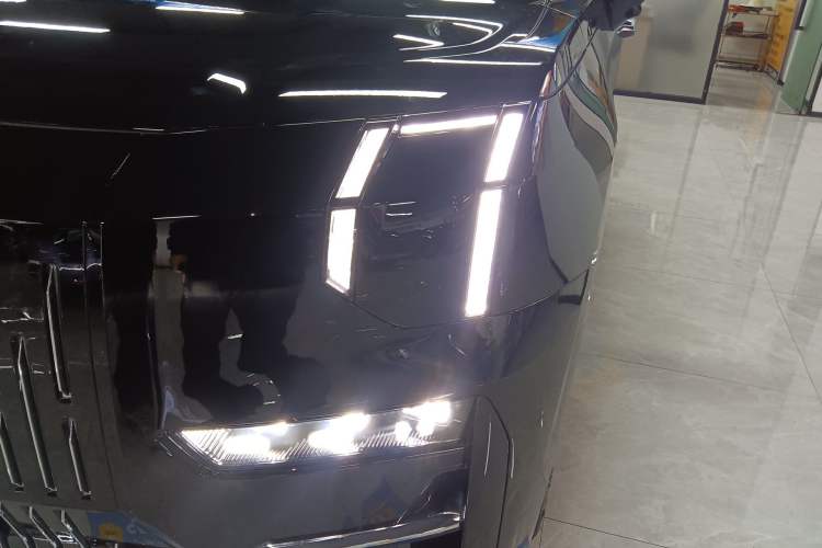 Used Zeekr 009 2024 Six-Seat Executive Version 4WD 108 kWh Left Front Headlight