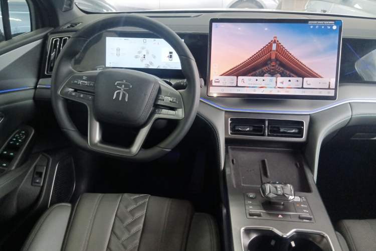 Used BYD Song L DM-i 2025 Intelligent Driving Version 160 km Beyond-Range Type Steering Wheel