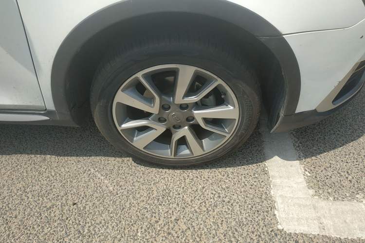 Used Geely Auto Vision S1 2018 1.5L CVT Fongchi Model Right Front Wheel Hub