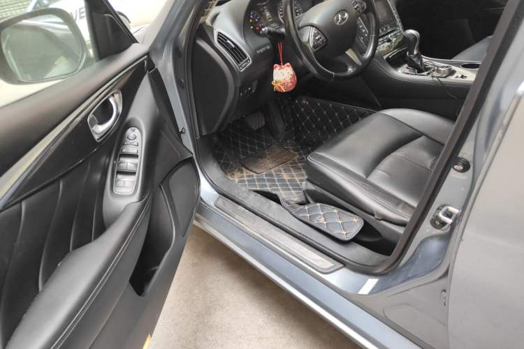 Used Infiniti Q50 2014 2.0T Comfort Edition