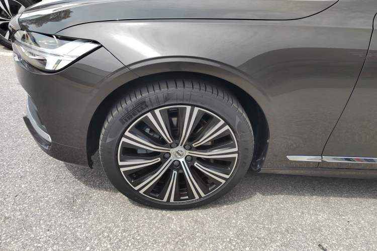 Used Volvo S90 2025 B5 Zhiyuan Luxury Edition Left Front Wheel Hub