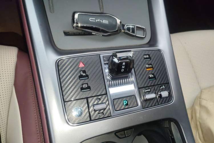 Used BYD Seal 07 DM-i 2025 DM-i 1.5L 125km Luxury Model Gear Lever