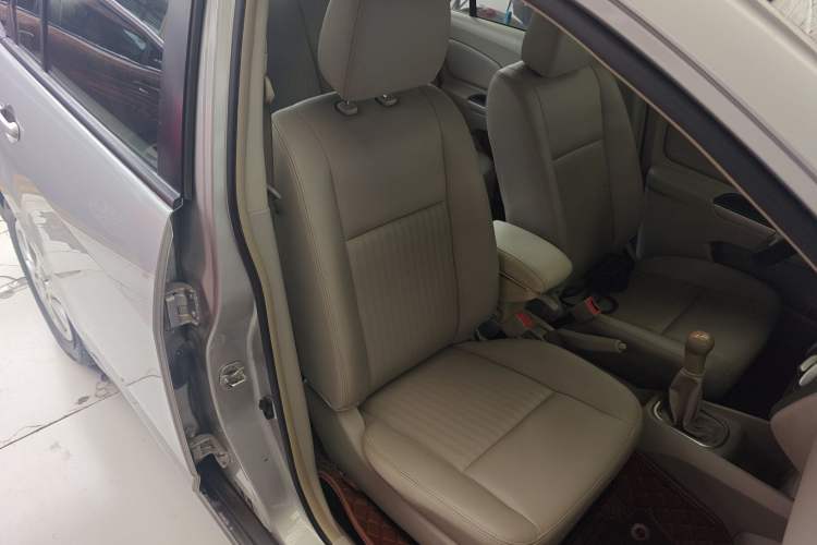 Used Venucia D50 2015 1.6L Manual Luxury Edition
