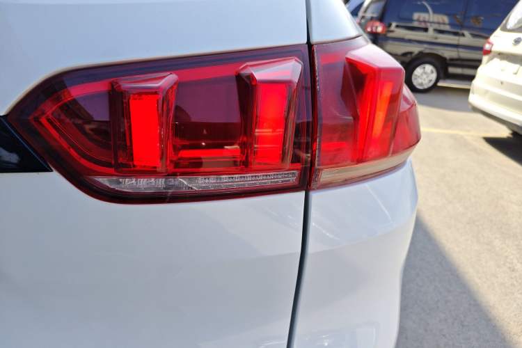 Used Wey VV5 2017 2.0T Ultra-Luxury Version
