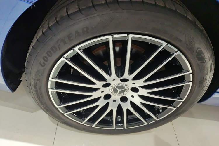 Used Mercedes-Benz C-Class 2022 C 260 L Sport Edition Right Rear Wheel Hub