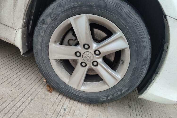 Used Toyota Reiz 2013 2.5S Elite Edition Right Front Wheel Hub