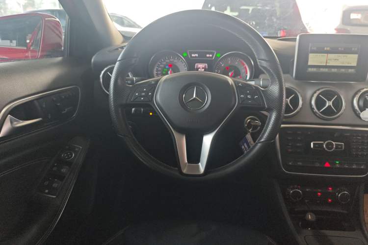 Used Mercedes-Benz GLA 2015 GLA 220 4MATIC Fashion Model