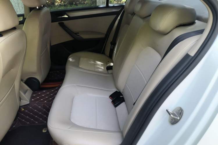 Used Volkswagen Santana 2015 1.6L Manual Comfort Edition Left Rear Seat