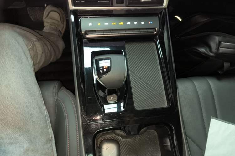 Used JETOUR Dashing 2025 1.5T DCT Luxury Edition
