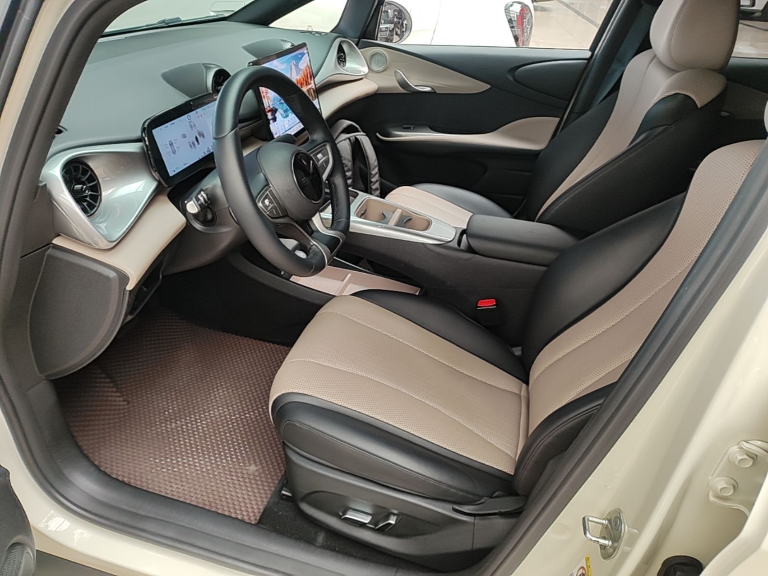 BYD Dolphin 2025 Intelligent Driving Version 410 km Fashion Edition — снимка 17
