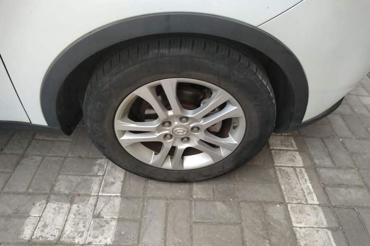 Used Huatai Santa Fe 2015 1.5T Gasoline Manual Two-Wheel Drive Luxury Model Right Front Wheel Hub