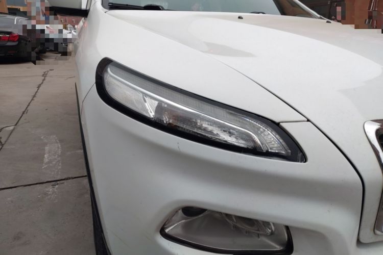 Used Jeep Cherokee 2017 2.0L Superior Edition
