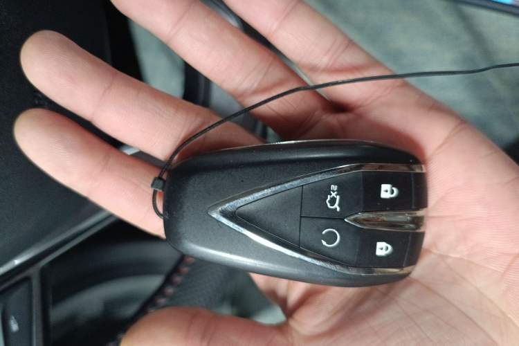 Used CHANGAN OSHAN X5 2021 1.6L CVT Luxury Model