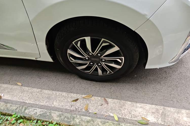 Used SAIC MAXUS G20 2021 Facelifted PLUS 2.0T Diesel Automatic Luxury Edition Right Front Wheel Hub