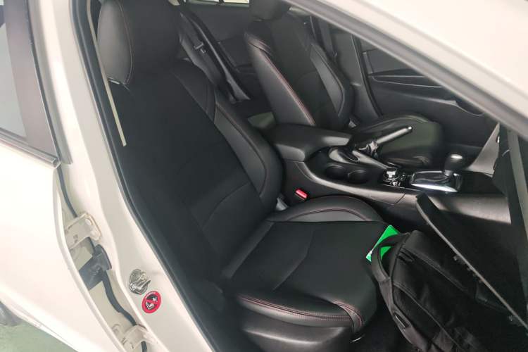 Used Mazda Mazda 3 Axela 2016 Hatchback 1.5L Automatic Luxury Model