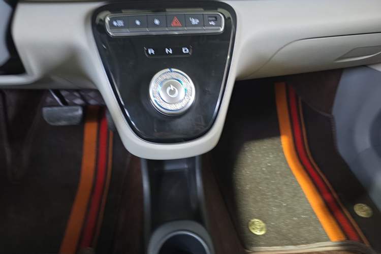 Used ORA White Cat 2022 Xiaoyue Mao Edition 360 km Luxury Model Lithium NMC