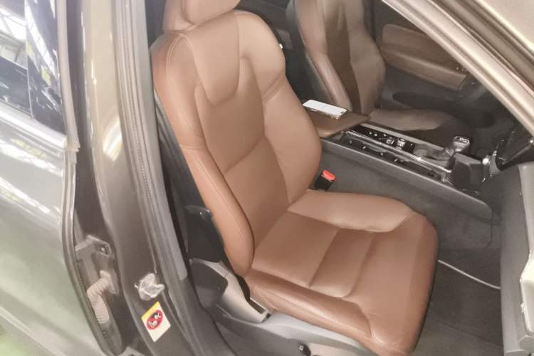 Used Volvo XC60 2019 T5 4x4 Smart Edition China V Standard
