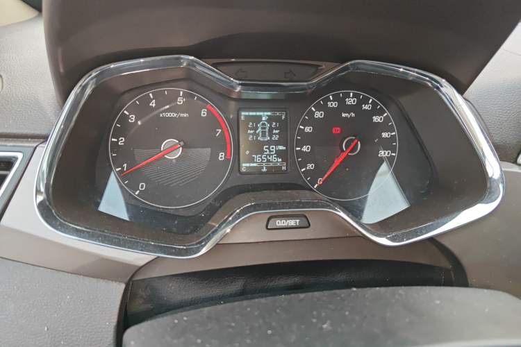 Used Baojun 310W 2017 1.5L Manual Fashion Model China V