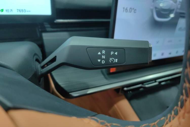 Used Dongfeng eπ eπ007 2025 Model Pure-Electric 565 All-Wheel-Drive Max Leading Edition