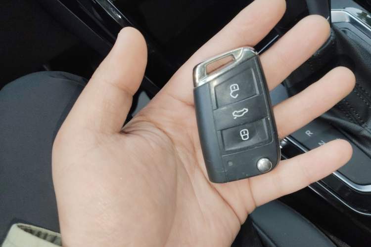 Used Volkswagen T-ROC 2022 280TSI DSG Two-Wheel Drive Elite PLUS Vehicle Key