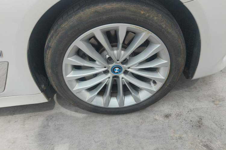 Used BMW 5 Series New Energy 2019 530Le Luxury Package Right Front Wheel Hub