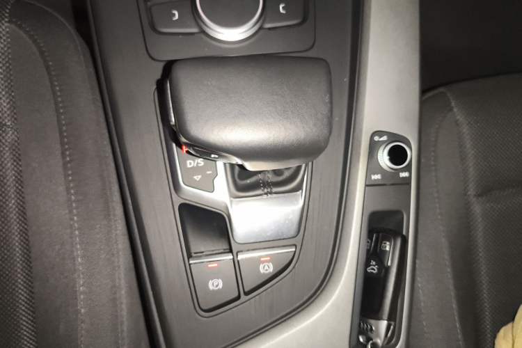 Used Audi A4L 2019 40 TFSI Ambition China VI