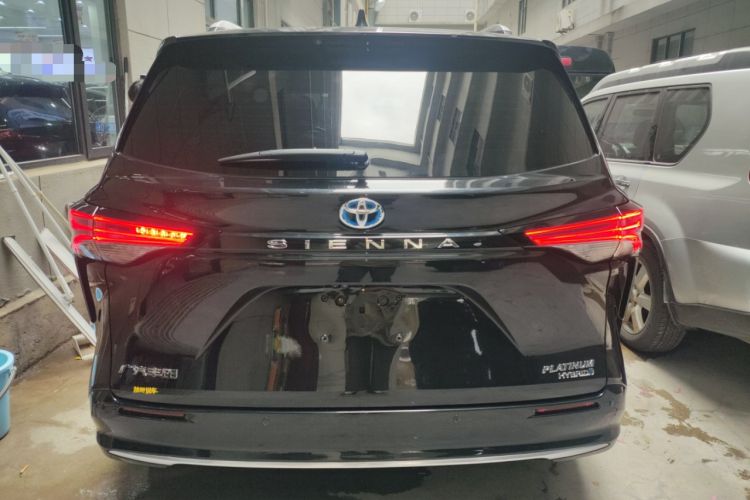 Used Toyota Sienna 2021 2.5L Hybrid Platinum Edition