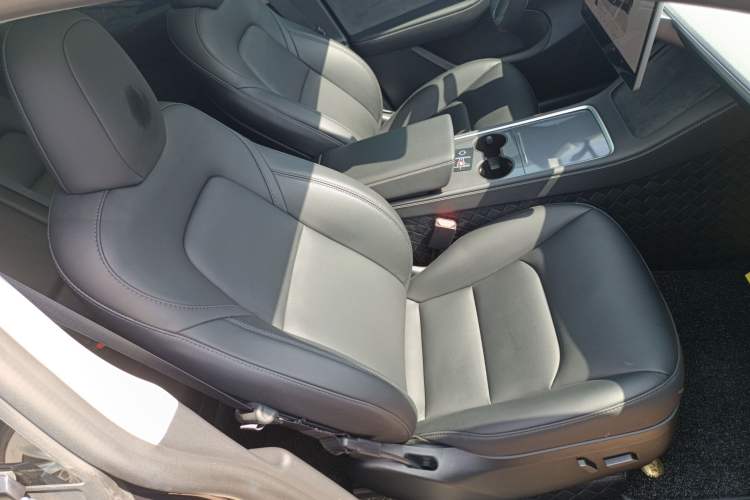 Used Tesla Model Y 2024 Rear-Wheel-Drive Version Right Front Seat