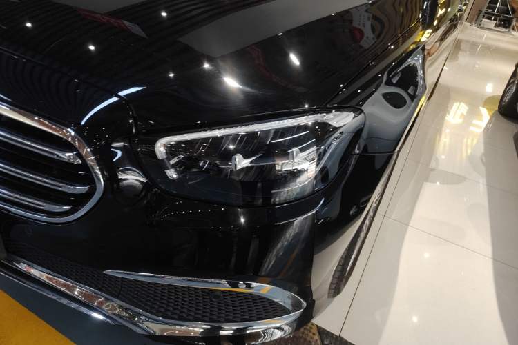 Used Mercedes-Benz E-Class 2023 Facelift E 260 L 4MATIC
