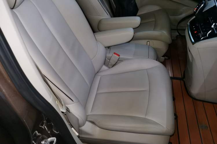 Used Buick GL8 2021 Land Cruiser Executive Class 652T Luxury Model
