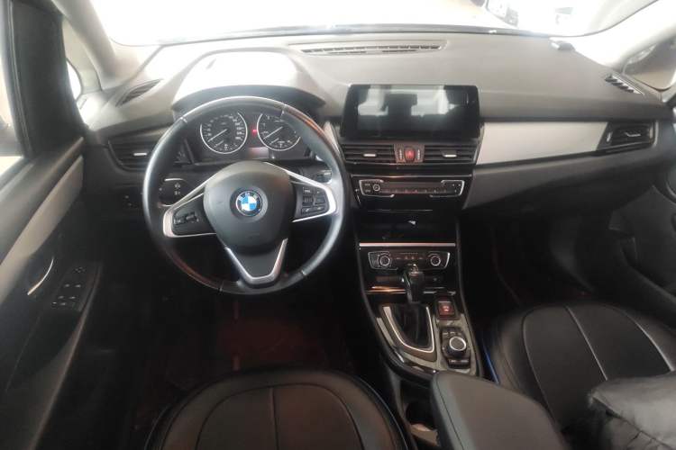 Used BMW 2 Series Active Tourer 2016 218i Fashion Model Center Console