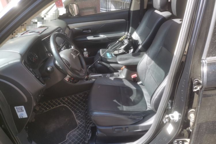 Used Mitsubishi Outlander 2013 2.4L 4x4 Luxury Navigation Edition 5 Seats