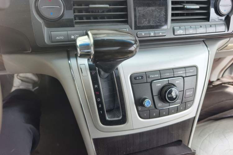 Used Honda Elysion 2015 2.4L VTi-S Prestige Edition Gear Lever