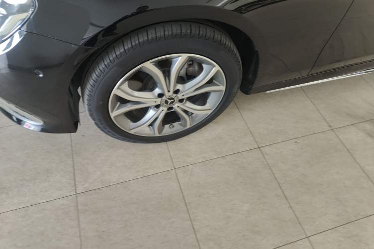 Used Mercedes-Benz E-Class 2021 Restyled E 300 L Sporty and Stylish Edition
