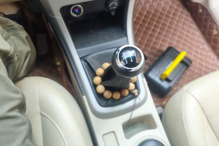 Used BYD F3 2014 1.5L Manual Luxury Model Gear Lever