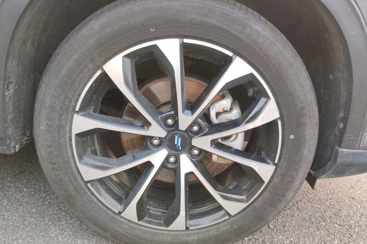 Used CHANGAN OSHAN X7 PLUS 2023 Enjoy Edition 1.5T Automatic Prestige 7-Seater Right Front Wheel Hub