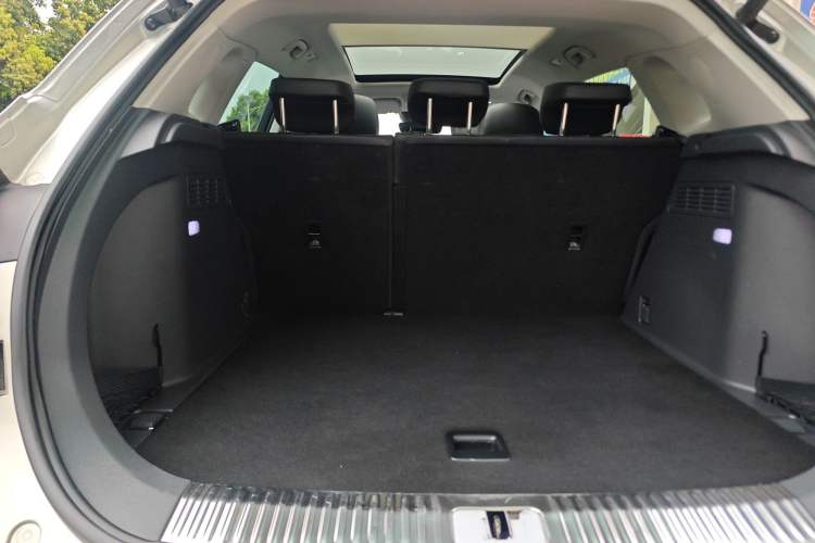 Used Hongqi HS5 2019 2.0T Smart Connect Flagship Edition Trunk