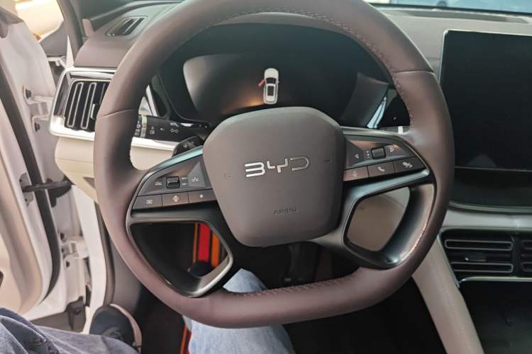 Used BYD Song PLUS New Energy 2025 EV Intelligent Driving Edition 520km Luxury Model Steering Wheel