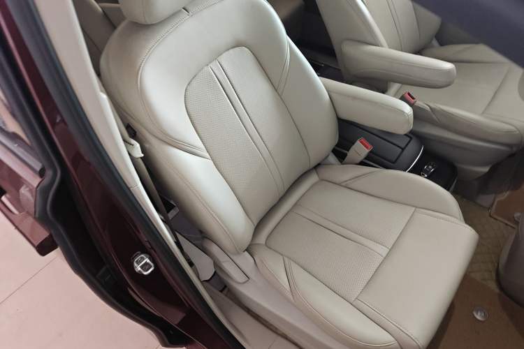 Used Buick GL8 2022 ES Landtrek 653T Comfort Edition