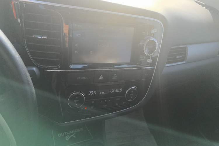 Used Mitsubishi Outlander (Import) 2014 2.4L 4x4 Deluxe Value Edition 5 Seats