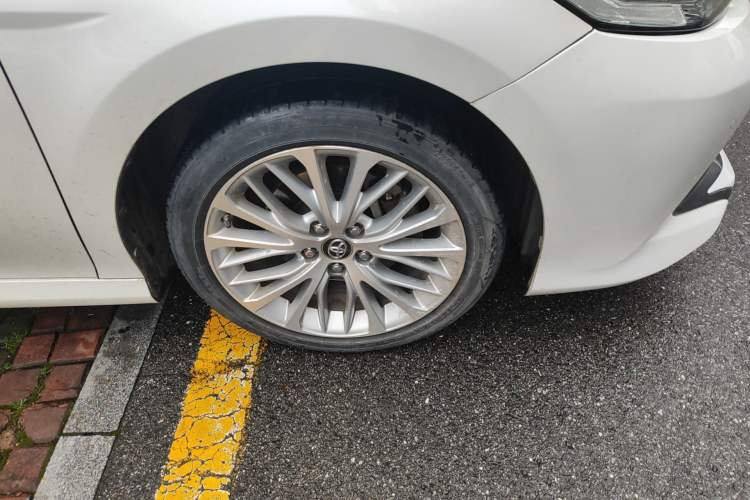 Used Toyota Camry 2018 2.5G Luxury Edition Right Front Wheel Hub