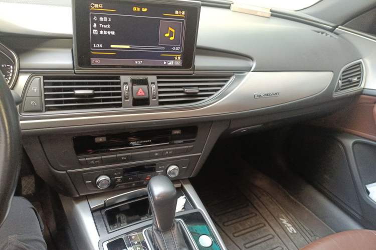 Used Audi A6L 2018 30th Anniversary Edition 45 TFSI quattro Sport model
