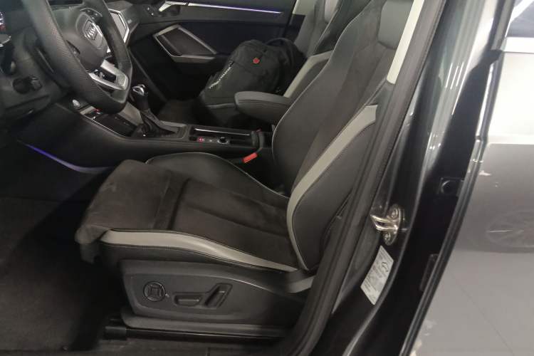 Used Audi Q3 2019 40 TFSI Fashion Dynamic Model
