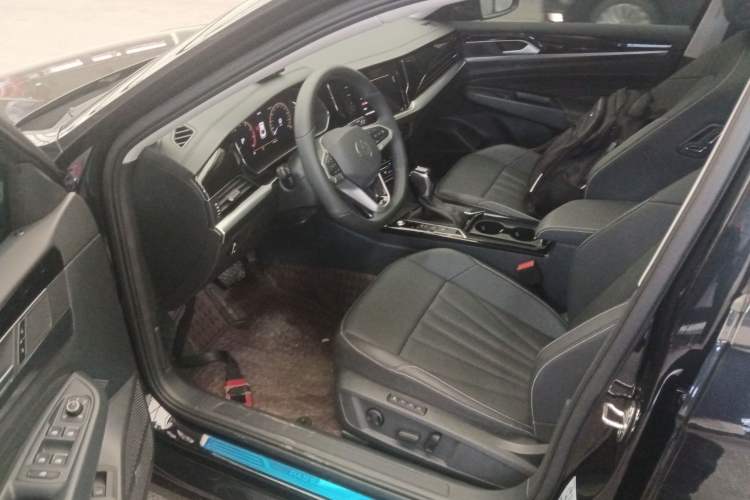 Used Volkswagen Passat 2025 Premium Version 380TSI Dragon Edition