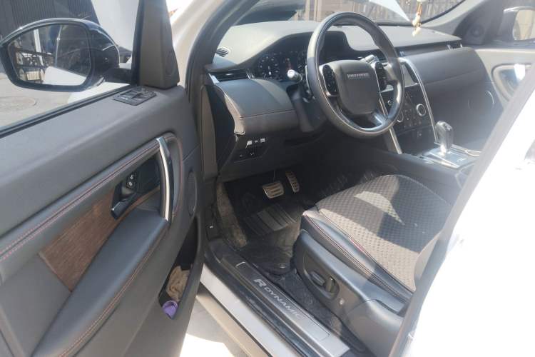 Used Land Rover Discovery Sport 2020 249 PS R-Dynamic Performance Edition Driver Seat