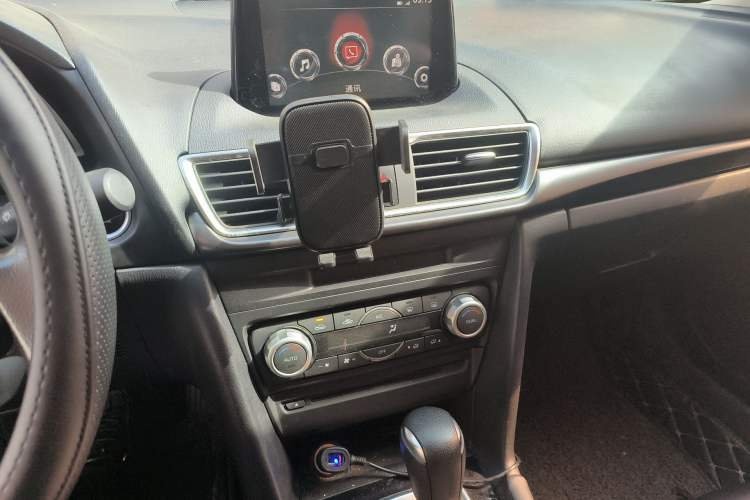 Used Mazda 3 Axela 2017 Sedan 1.5L Automatic Luxury Model Emission Standard China V Audio And AC Panel